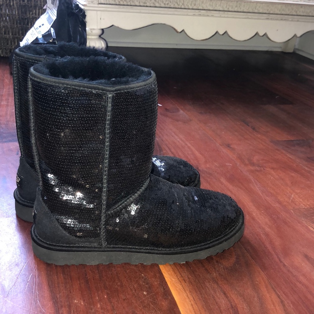 Black sequences uggs